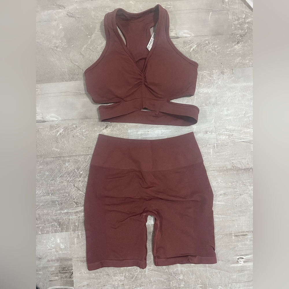 Alphalete Workout Set Burgundy